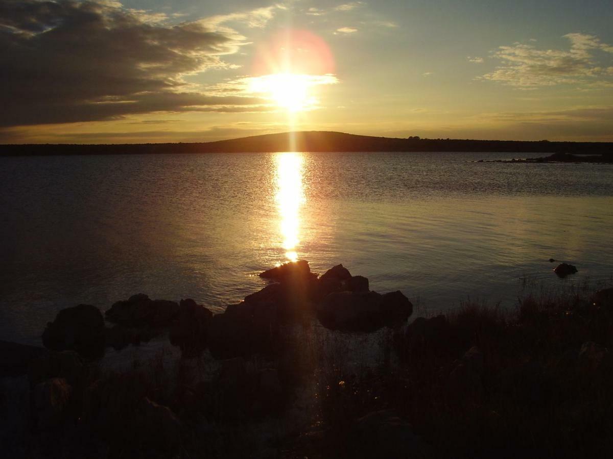 Water View Brand New Apartment, Short Stroll To Beach, Peaceful! Kosljun Exterior photo